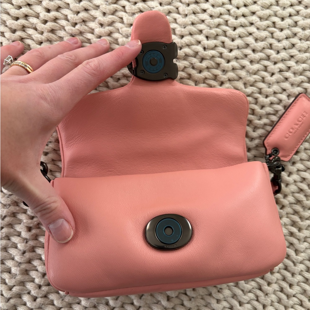 Coach Pillow Tabby Shoulder Bag 18 Candy Pink with Black Hardware Like New - Picture 6 of 12